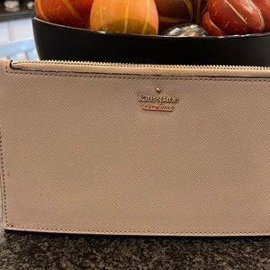 KATE SPADE CLUTCH/OVER SIZED WALLET